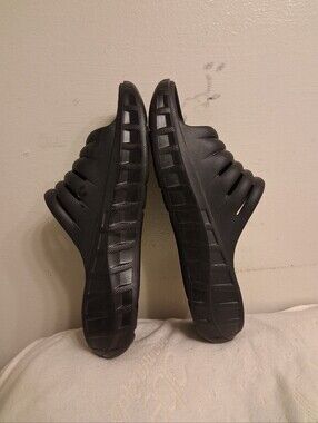 Men's KUAILU Black Slip-On Comfort Slides Similar to Crocs , size 10